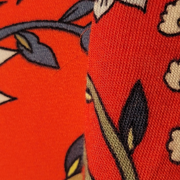 Loft Plus Red Sleeveless Blouse with Large Floral Pattern - Size 14W - Picture 3 of 6